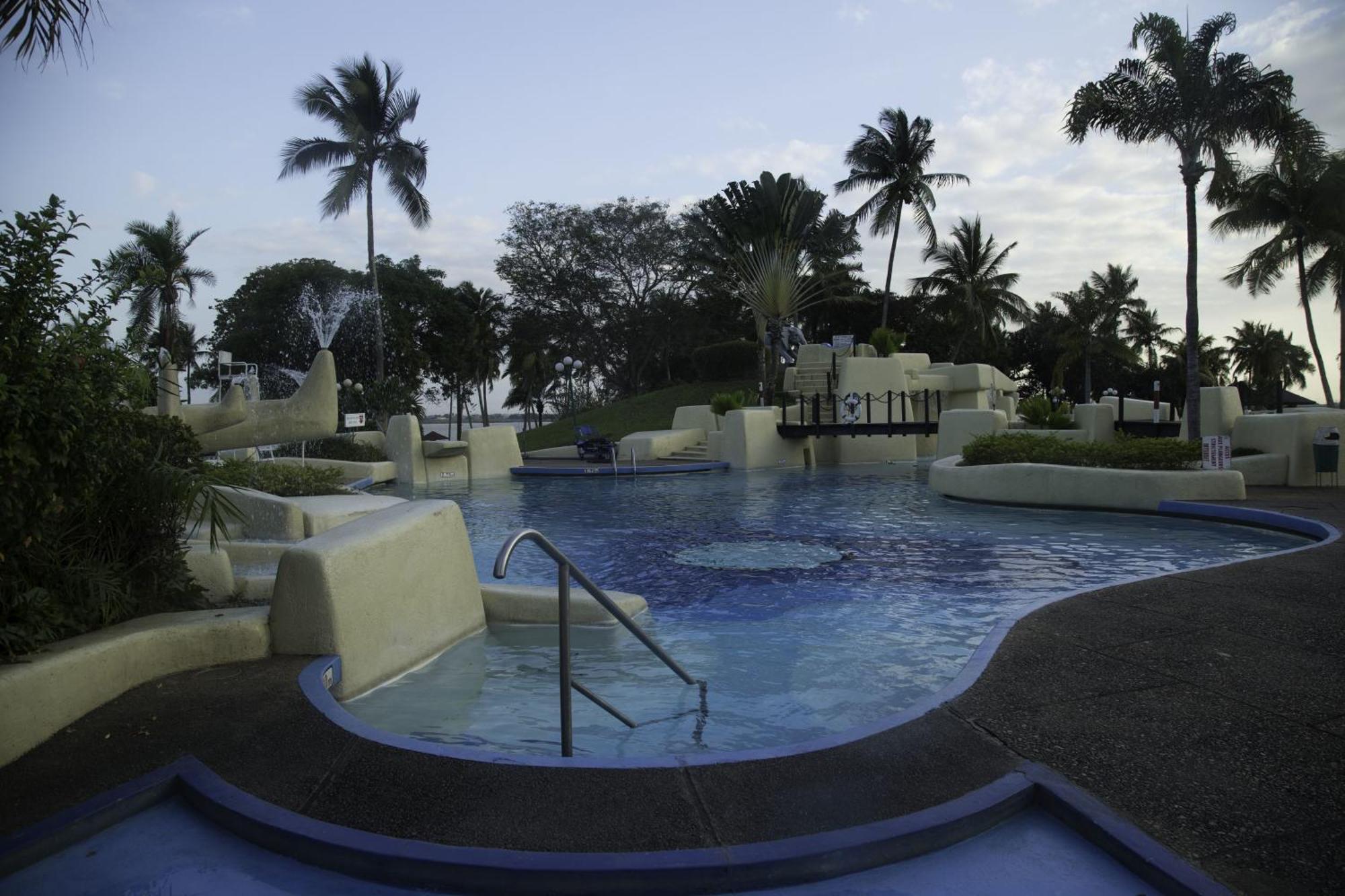 Heden Golf Hotel อาบีจาน ภายนอก รูปภาพ