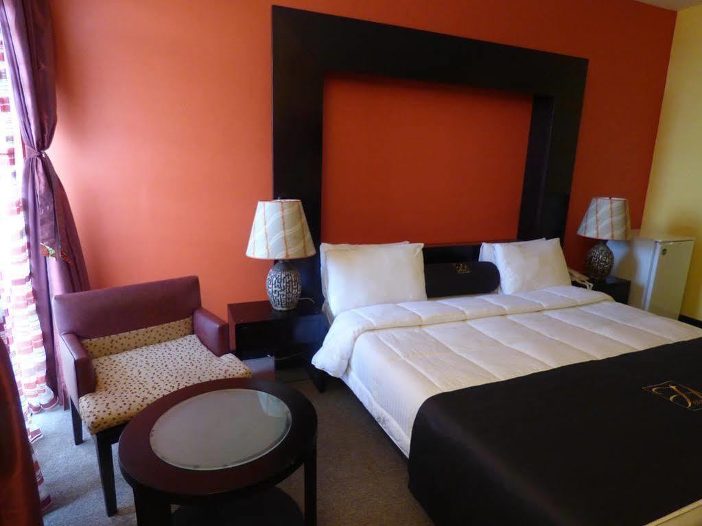 Heden Golf Hotel อาบีจาน ภายนอก รูปภาพ